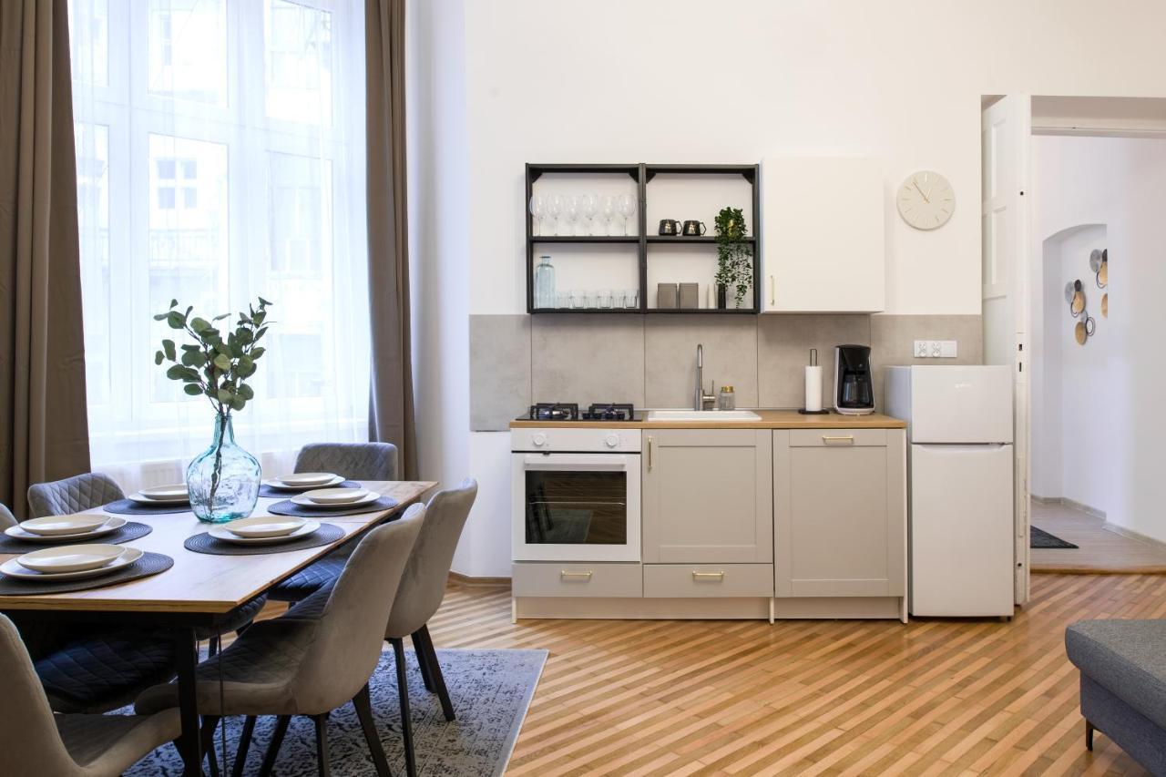 Wawelove Pilsudskiego - 3 Bedroom Apt. With Balcony And Free Parking! Краків Екстер'єр фото