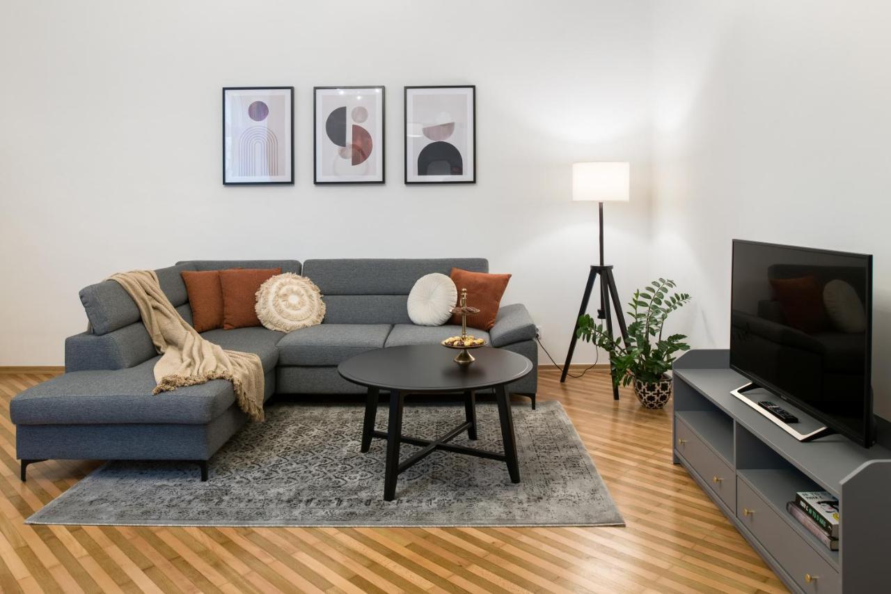 Wawelove Pilsudskiego - 3 Bedroom Apt. With Balcony And Free Parking! Краків Екстер'єр фото