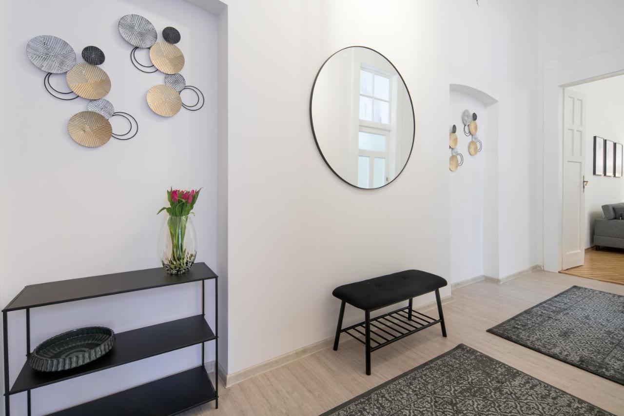 Wawelove Pilsudskiego - 3 Bedroom Apt. With Balcony And Free Parking! Краків Екстер'єр фото